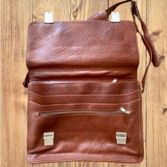 Unisex Leather Brown Bag NWOT, but it was in my wardrobe for a while - Picture 4 of 17